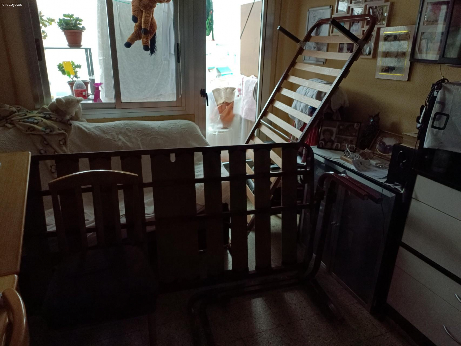 2 camas de 90. regalo 2 camas de 90cm en muy buen estado urge si no se tira