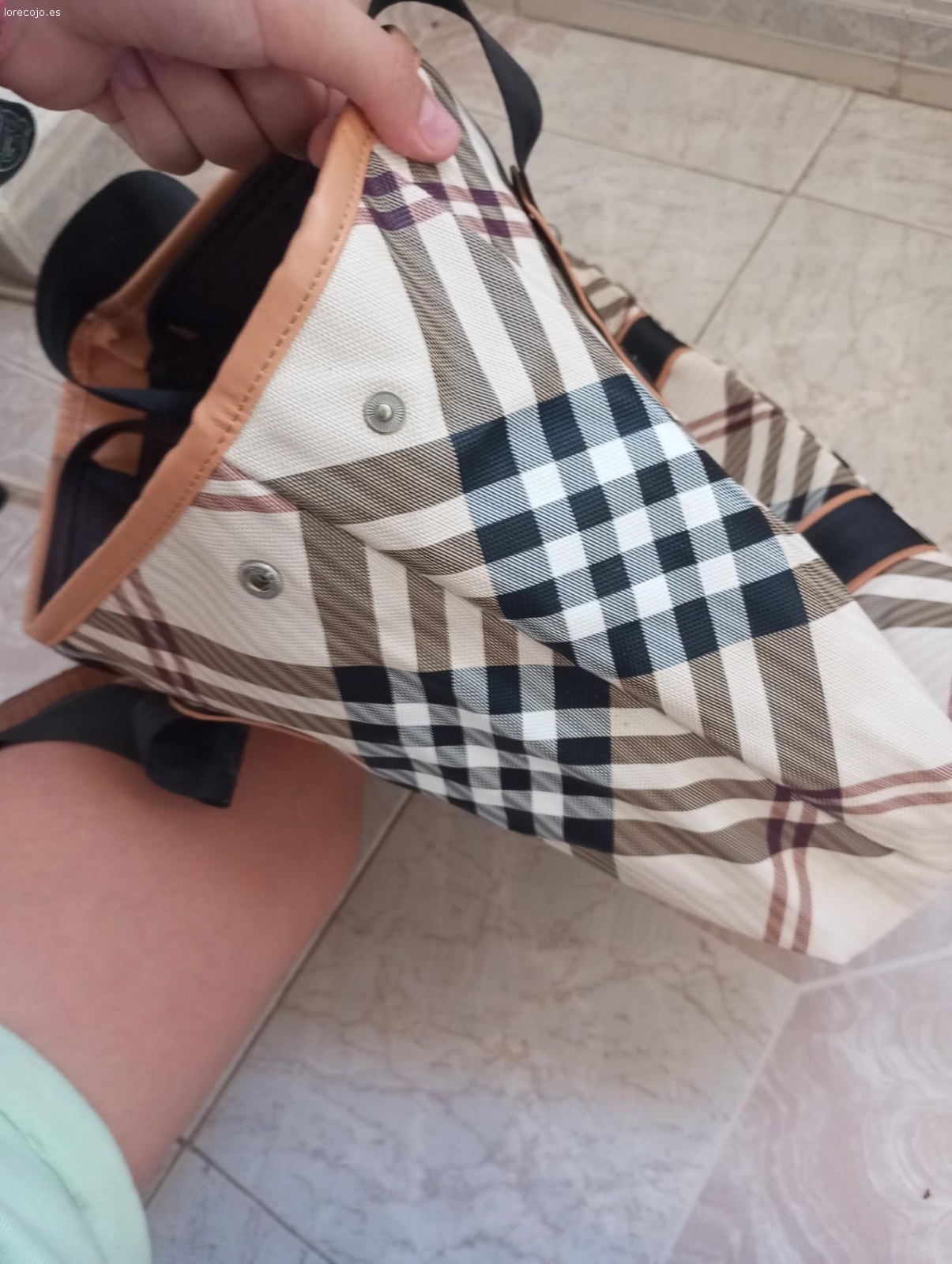 bolsos. se da lotes de bolsos en buen estado.