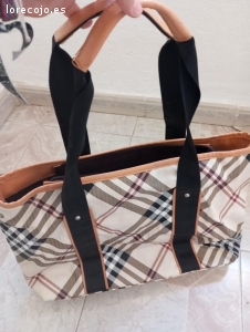 bolsos. se da lotes de bolsos en buen estado.