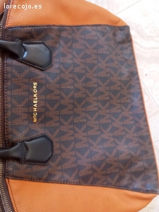 bolsos. se da lotes de bolsos en buen estado.