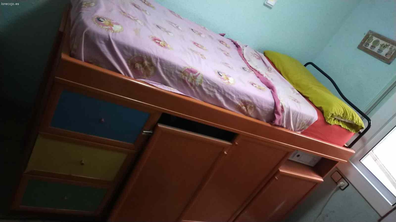 Habitación niño. Habitación niño y escritorio. Ya está desmontada.