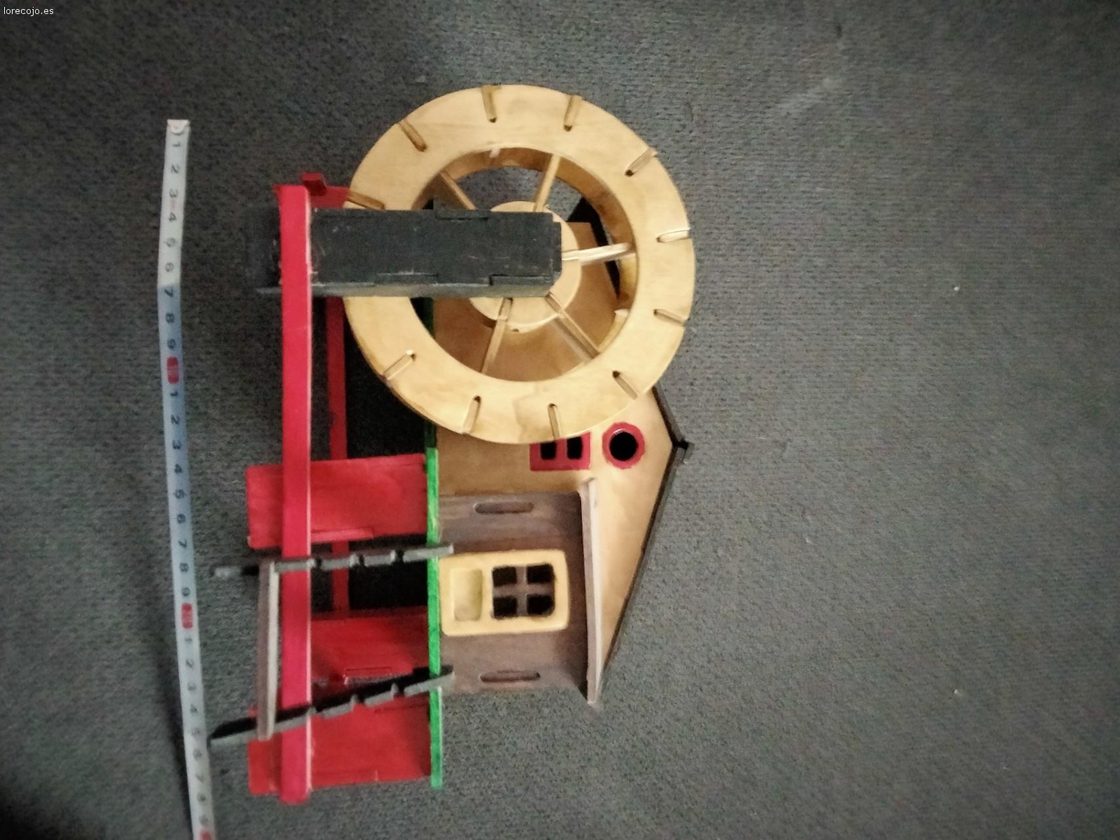 Molino agua madera. Molino de agua