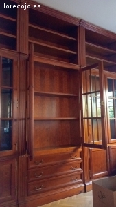 mueble de salón. se regala mueble de salón en perfecto estado 
largo 4,10
alto 2,88
40 cm 
todo aproximadamente
si estás interesado tienes que venir y desmontarlo. va por módulos.