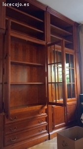 mueble de salón. se regala mueble de salón en perfecto estado 
largo 4,10
alto 2,88
40 cm 
todo aproximadamente
si estás interesado tienes que venir y desmontarlo. va por módulos.