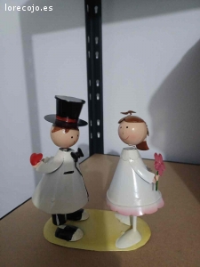 Novios para decorar tarta. Figura de novios para decorar tarta de boda. 

Si te gusta, te la regalo.