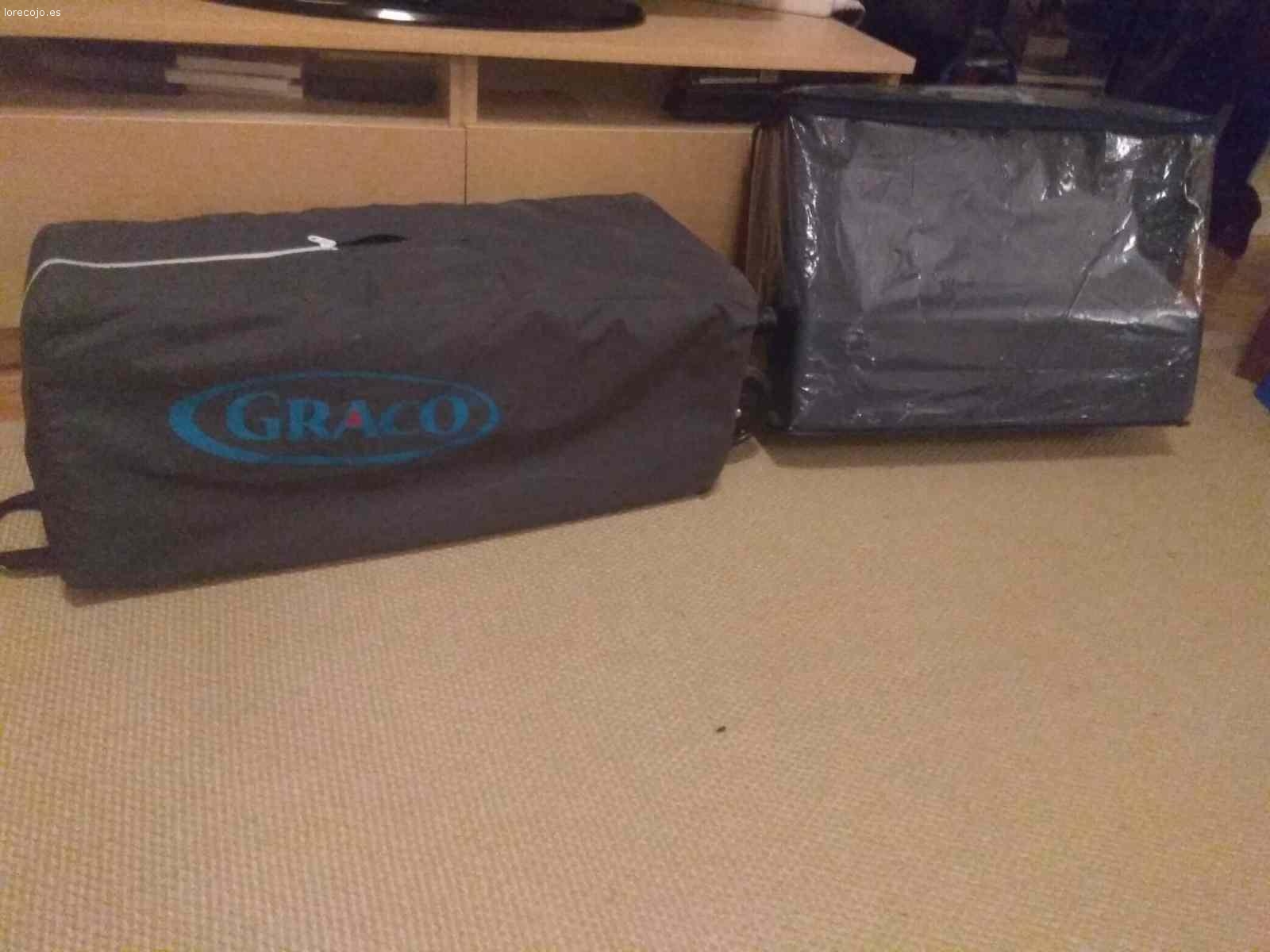 REGALO CUNA VIAJE, ORINALES Y SILLA BAÑO. Regalo cuna de viaje y colchón en perfecto estado. 2 orinales y una silla de baño con ventosas para agarrarse a la bañera. Recoger en mi domicilio.