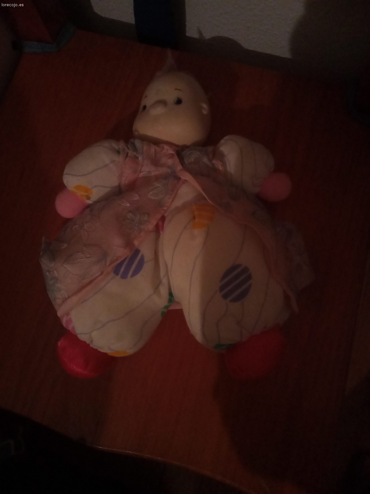 se regala muñeco. muñeco con cabeza de goma suave y blandito . se regala por no usar