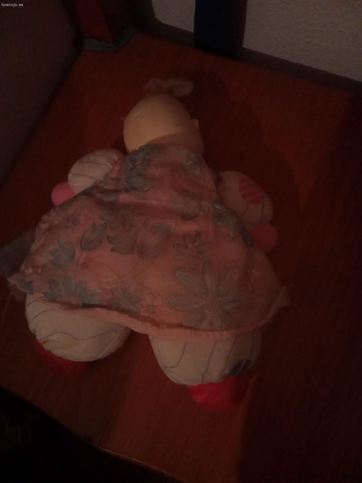 se regala muñeco. muñeco con cabeza de goma suave y blandito . se regala por no usar