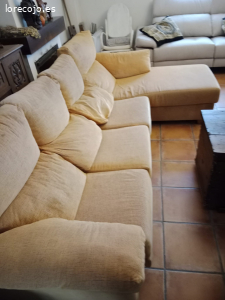 Sofá. Sofá de 3 plazas más chaise longue.